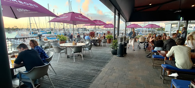 Kawana Waters Hotel - Buddina