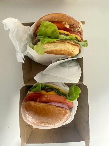 Flippin' Burgers - Hospitality and gastronomy