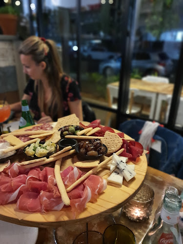 Opinii despre Goccia Italian Pizzeria în Mermaid Beach - Hospitality and gastronomy