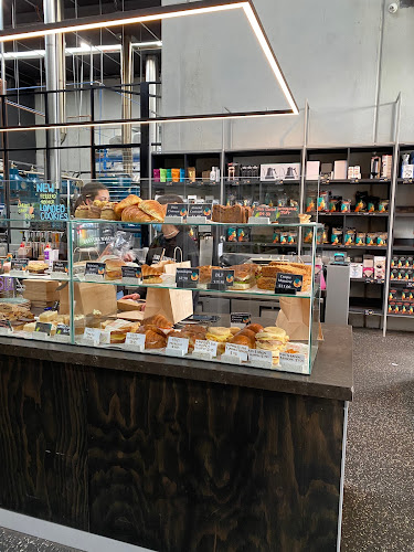 Roasting Warehouse | Airport West - Hospitality and gastronomy