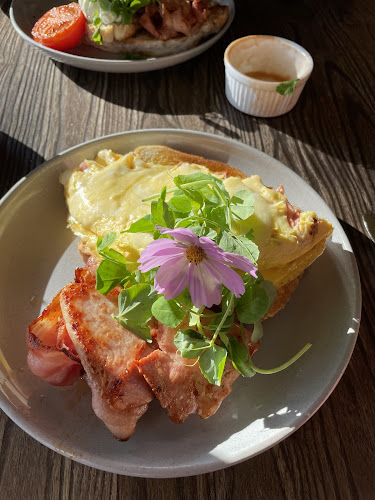 Opinii despre Booshay Cafe Moe în Moe - Hospitality and gastronomy