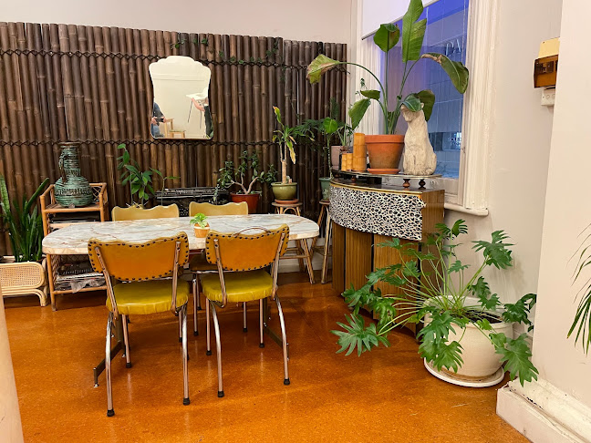 Two-Bit Villains - Hospitality and gastronomy