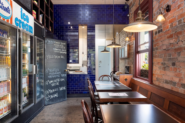 Comentarii opinii despre Parkville Store.