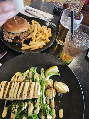 Opinii despre Kondari Hotel în Urangan - Hospitality and gastronomy