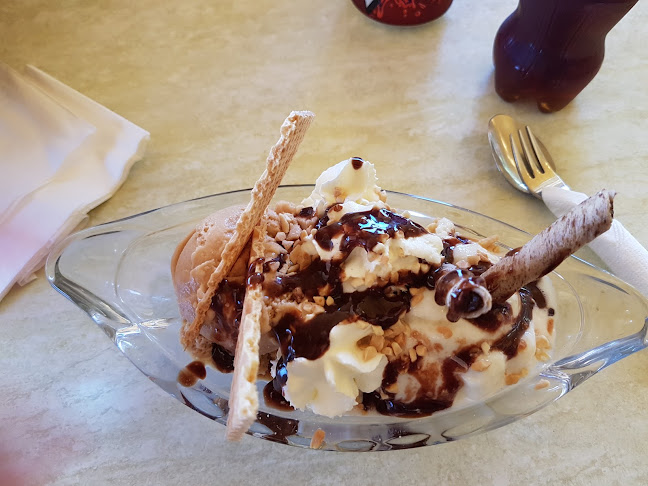 Comentarii opinii despre Oggies Ice Cream Cafe