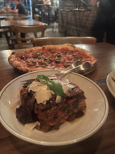 Gigi Pizzeria - Hospitality and gastronomy