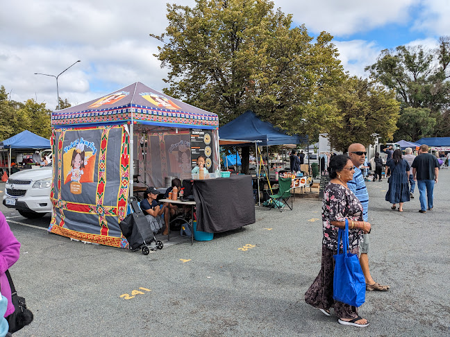 Comentarii opinii despre Trash & Treasure Market