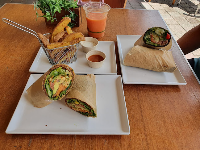 Fruibies Organic Juice Bar & Cafe Kuranda, Cairns - Hospitality and gastronomy