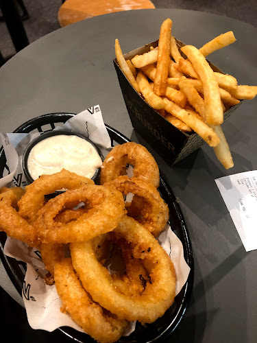 Comentarii opinii despre V Burger Bar Victoria Park