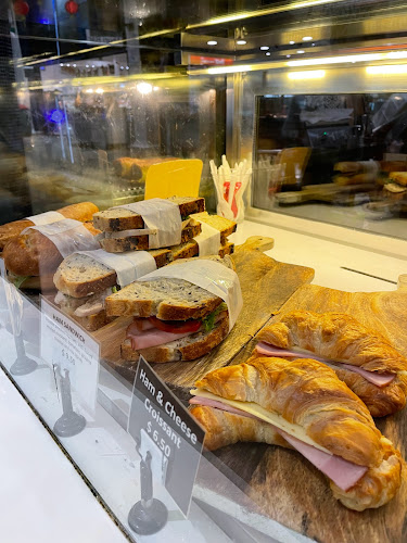 Comentarii opinii despre Gregory's Hotbread