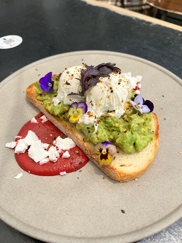 Comentarii opinii despre WoodHouse Cafe