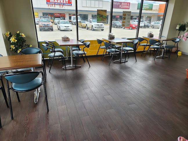 Iron Knob Bakery & Deli - Hospitality and gastronomy