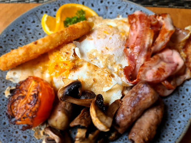 Cups N' Saucers - Raymond Terrace