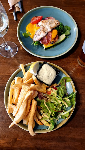 Lake Macquarie Yacht Club, Ada St, Belmont NSW 2280