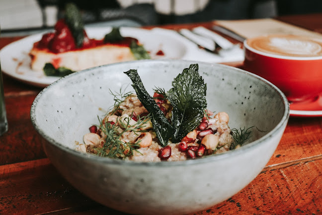 Little Clive Cafe - Annerley