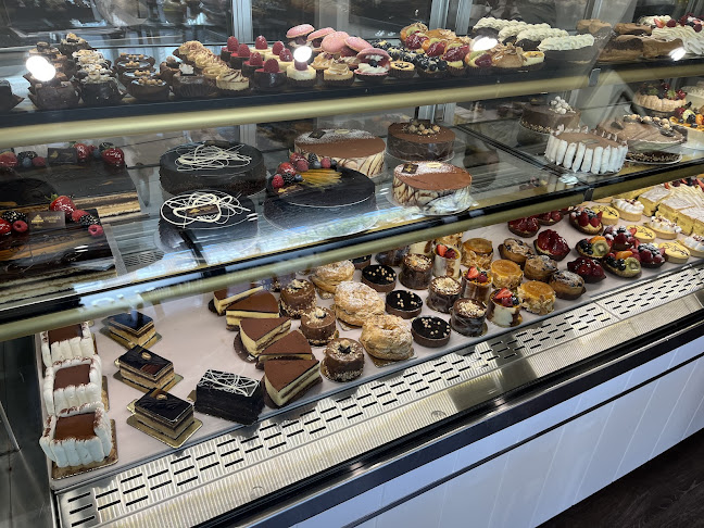 Croquembouche Patisserie - Hospitality and gastronomy