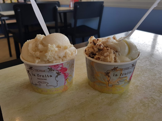 Oggies Ice Cream Cafe - Hospitality and gastronomy