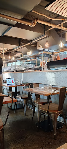 Old School Pizza & Stonegrill - Coburg