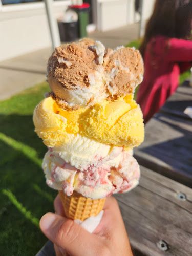 Opinii despre Tooradin Icecream Shop în Melbourne - Hospitality and gastronomy