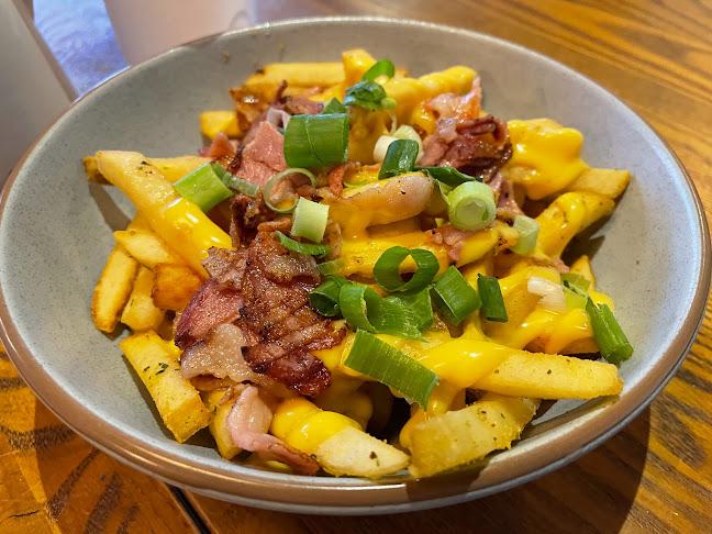 Crestwood Shopping Centre, Shop 7/458 Olsen Ave, Molendinar QLD 4214