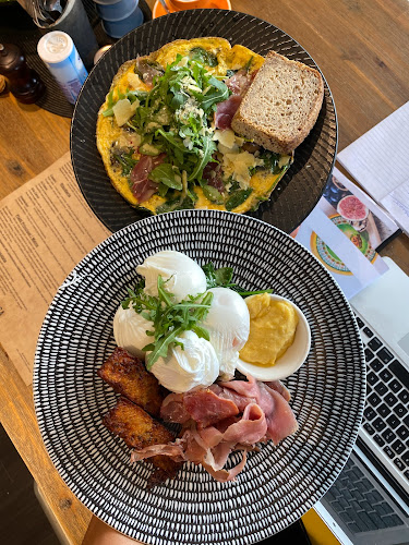 1/64 Thomas Dr, Surfers Paradise QLD 4217