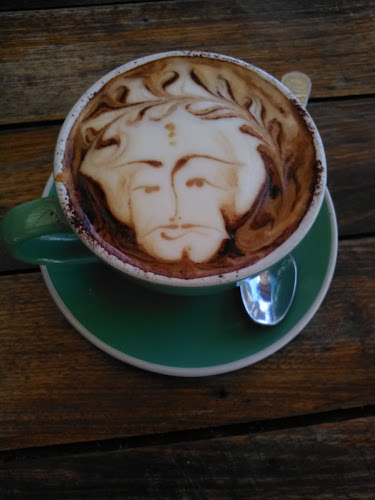 Comentarii opinii despre NOA Eat Drink Share