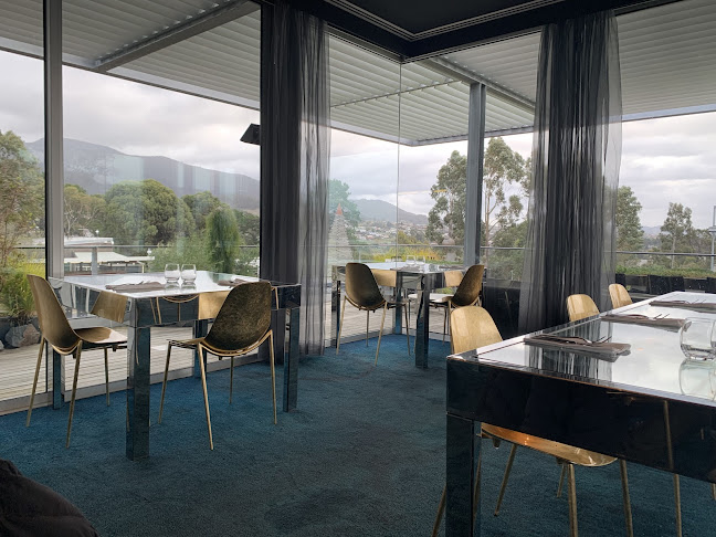 Comentarii opinii despre The Source