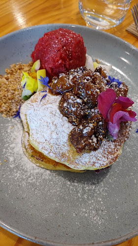 Opinii despre Moon Lily Kitchen and Cakes în Beaconsfield - Hospitality and gastronomy