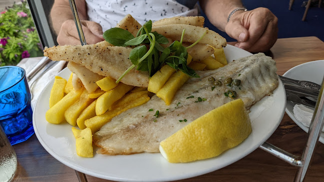 WatersEdge Seafood Restaurant - Hospitality and gastronomy