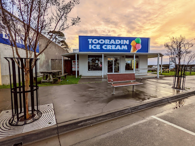 Tooradin Icecream Shop