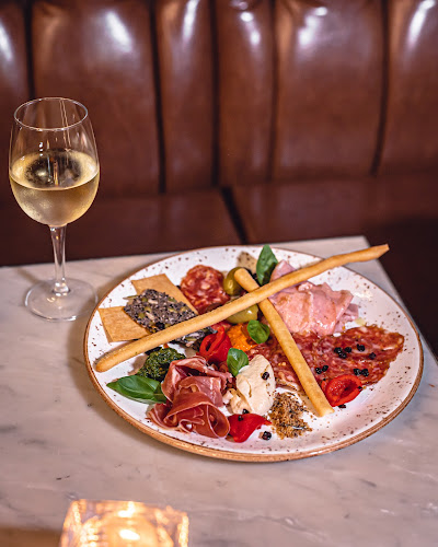 White Rabbit Sydney CBD - Hospitality and gastronomy