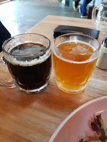 Comentarii opinii despre Noodledoof Brewing & Distilling Co.