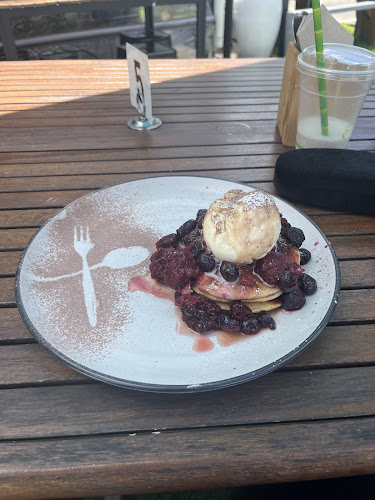 Opinii despre The Yard Cafe & Bar în Maroochydore - Hospitality and gastronomy