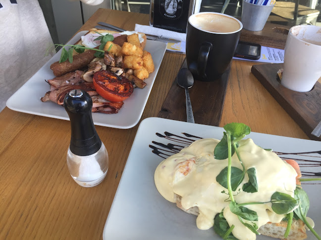 Comentarii opinii despre Ruins Cafe