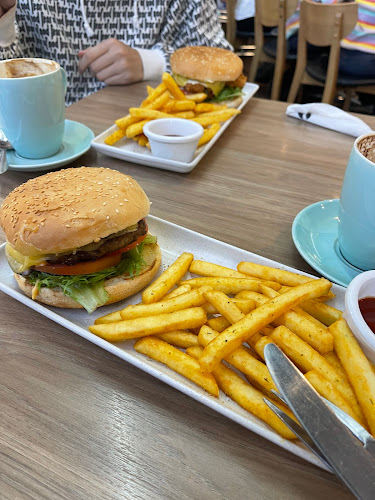Opinii despre The Coffee Club Café - Airport West VIC în Airport West - Hospitality and gastronomy