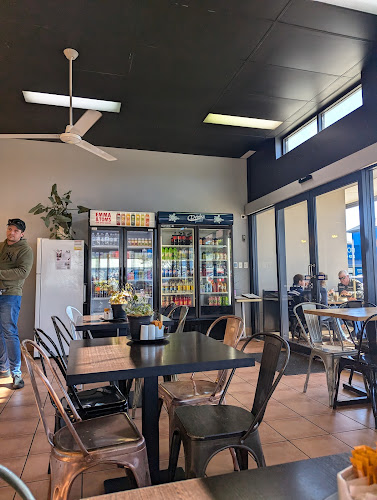 Munch Cafe - Kearneys Spring