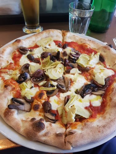 Pizza e Mozzarella Bar - Hospitality and gastronomy