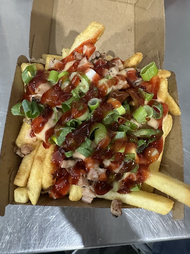 Shop 10/2 Treasure Island Dr, Labrador QLD 4226