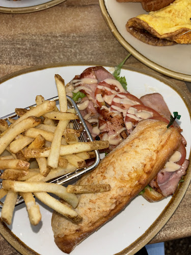 Le Jardin Cafe Restaurant - Hospitality and gastronomy