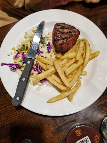 Golden Beach Tavern - Caloundra