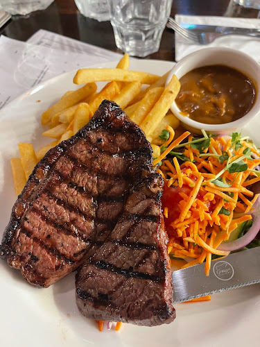 Comentarii opinii despre Golden Beach Tavern