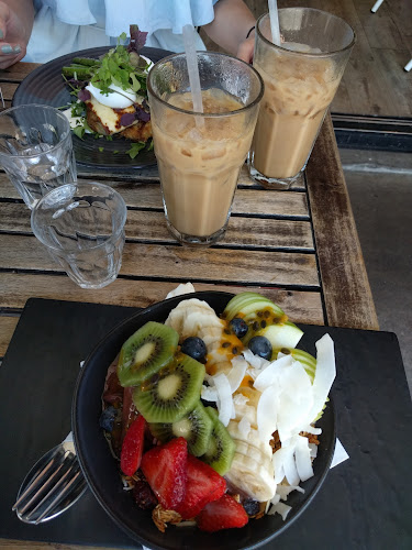 Comentarii opinii despre Metro Coffee