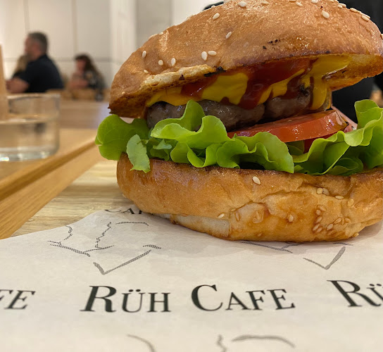RÜH Wollongong - Hospitality and gastronomy