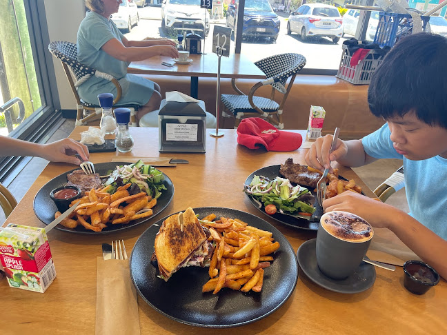 Opinii despre Avenue Cafe Mackay în North Mackay - Hospitality and gastronomy