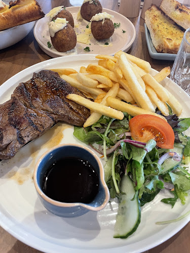 87-97 Broadwater Ave, Hope Island QLD 4212