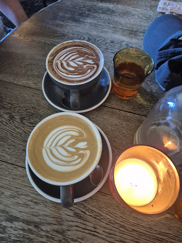 Opinii despre The Hideout Coffee House în Narangba - Hospitality and gastronomy