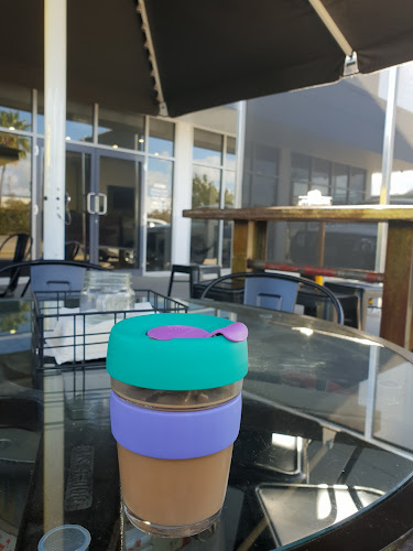 Snowy's Cafe - Hospitality and gastronomy