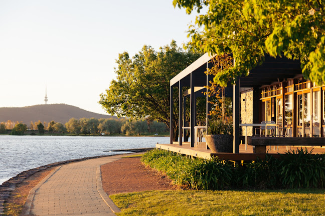 Grevillea Park, Menindee Dr, Barton ACT 2600