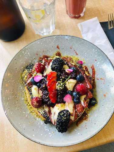 240-242 Pakington St, Geelong West VIC 3218