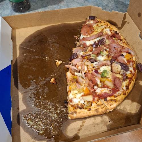 Domino's Pizza Caloundra - Hospitality and gastronomy